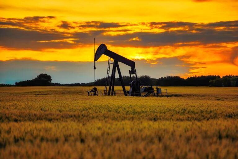 Los precios del petróleo al alza tras ataque estadounidense a Irán y la amenaza de cierre del estrecho de Ormuz